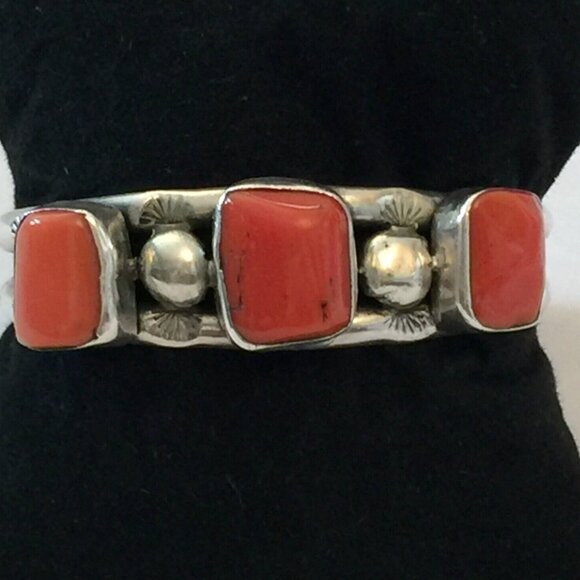 VINTAGE NAVAJO RED CORAL CUFF STERLING SILVER SQUARE GEMSTONE NATIVE AMERICAN - Picture 4 of 12